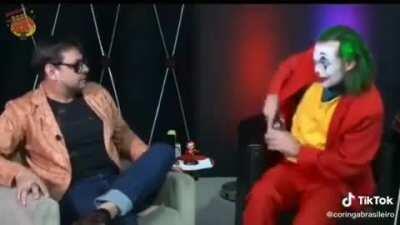 Coringa contra o Coronga!