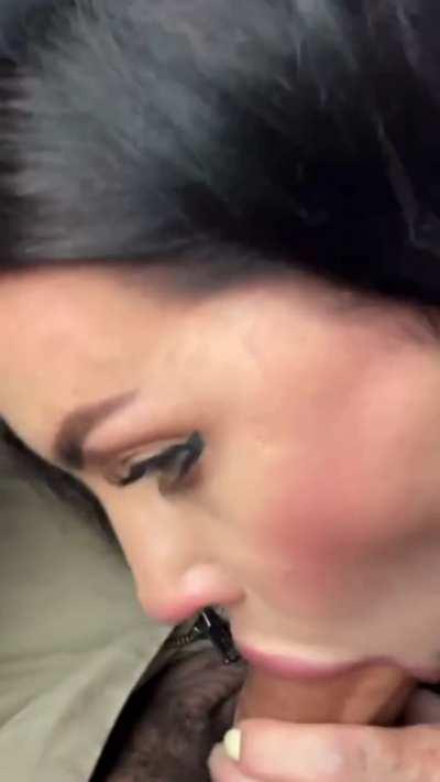 Cum slut getting her lunch 😮‍💨