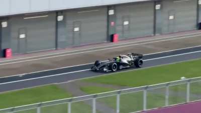 Um vídeo com boa qualidade do dia de filmagens da Cadillac em Silverstone.