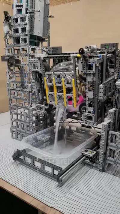 Building lego washing machine