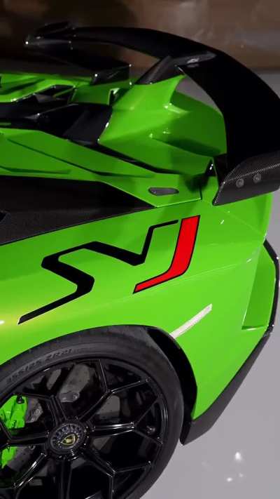 love this car's color