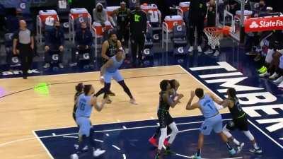 [Highlight] Edwards gets to 40 with a three