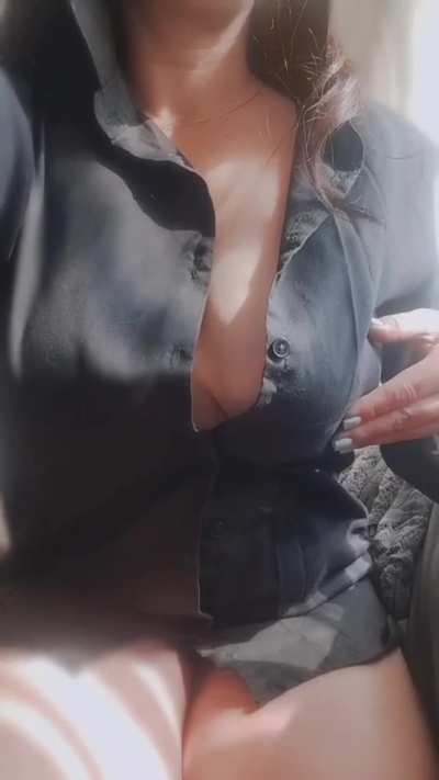 Wish i had a best friend who rides my husband while i watch 😈