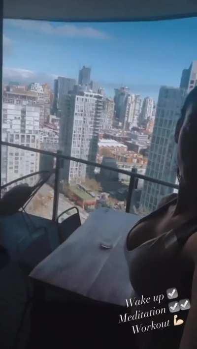 Big Tits Celebrity working out. 