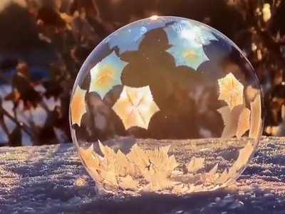 Freezing a soap bubble...