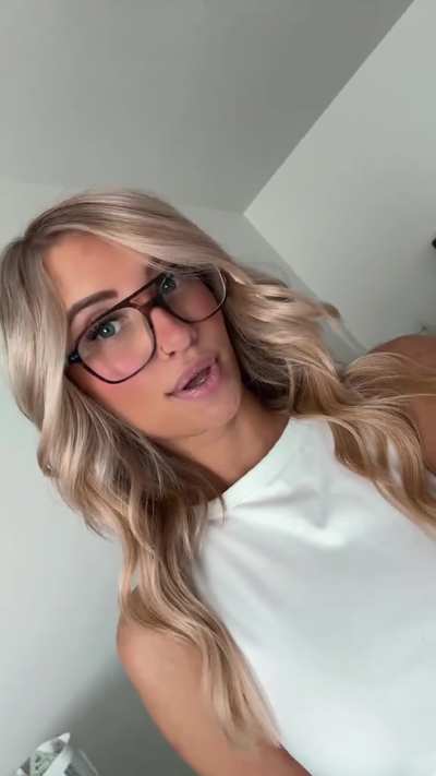 Caution dangerous curves ahead 🤤