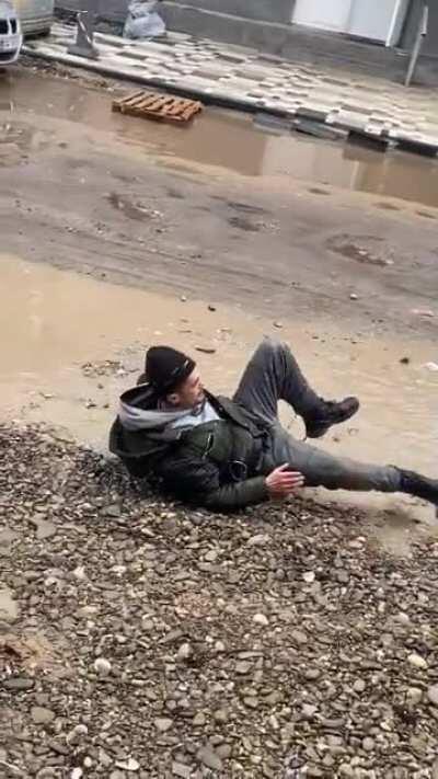 Cand pleci din birtul satului dupa ce ai baut toata noaptea