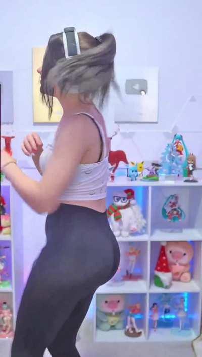 A mostrar el culo que esas sub de fin de año NOse pagan solas 