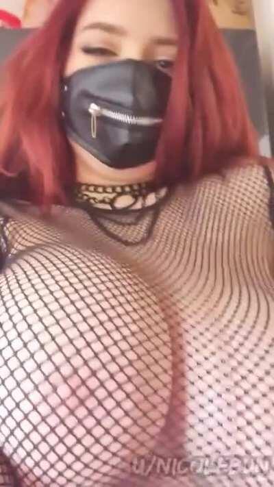 Stay for the wink🖤