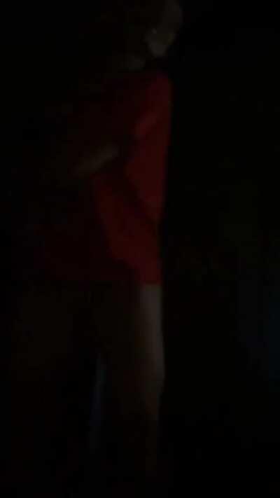 DAnçando de calcinha