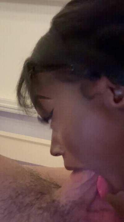 this sweet guy at the bar bought my drinks so i wanted to be polite and thank him! 🥰