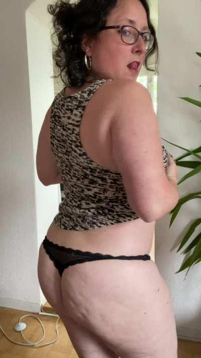 Tell me what you want, I will do it all the way and make you scream my name