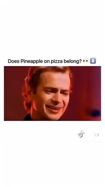 Does pineapple on pizza belongs 👀⬇️