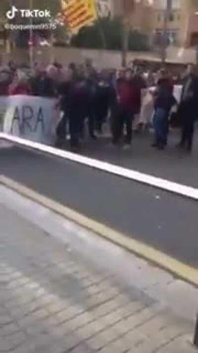 POV: llegas tarde a la paja grupal por un atasco