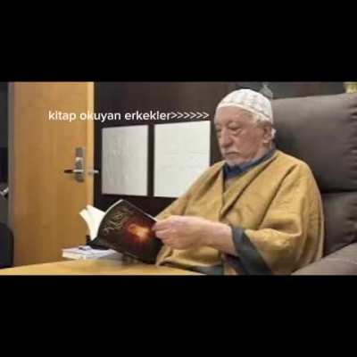 Kitap okuyan erkek çekiciliği diye bir şey var