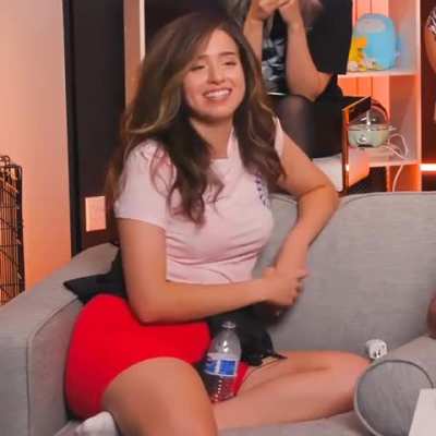 Sitting like a queen 👑🍑