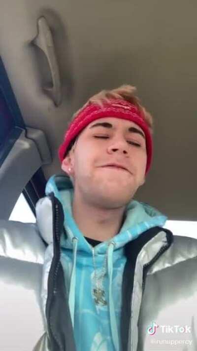 average r/bladee user