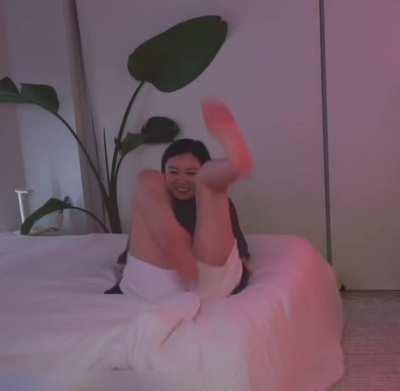 Fanfan kicking the air - September 2023