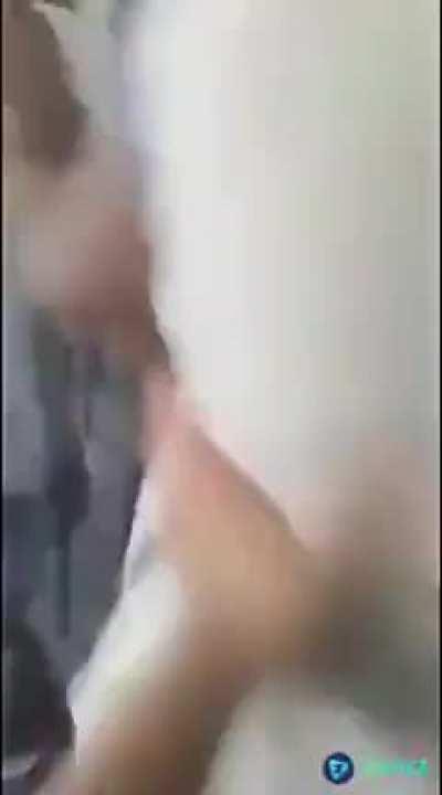 Briga em pequena escala.