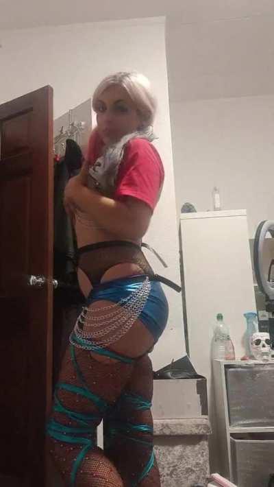 Oh come on puddin! Don't you wanna rev up your 'Harley'? 😈😍 [STBA]