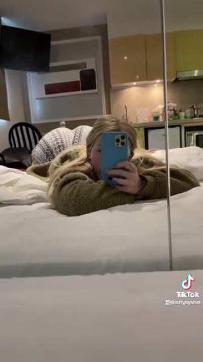 Soft & Jiggly No.197 (Love The Angle) 😍😳🍑