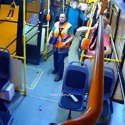 Fight on a Russian bus after one guy punches the female conductor