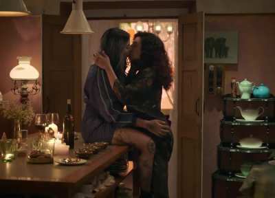 Shilpa Shukla & Bani J [Four More Shots Please S03E05, 6]