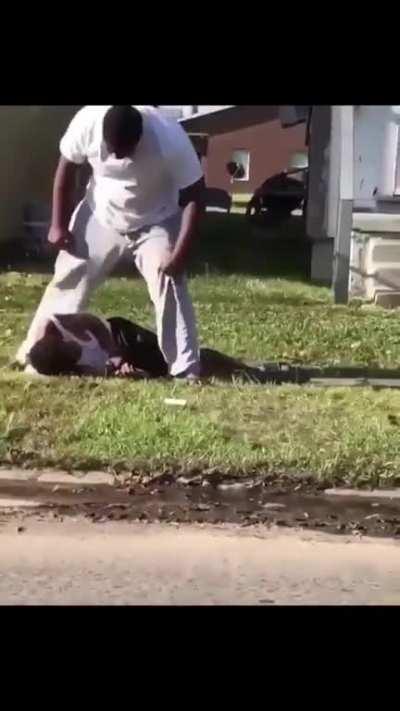 Guy beats up stepdad for putting hands on his mother