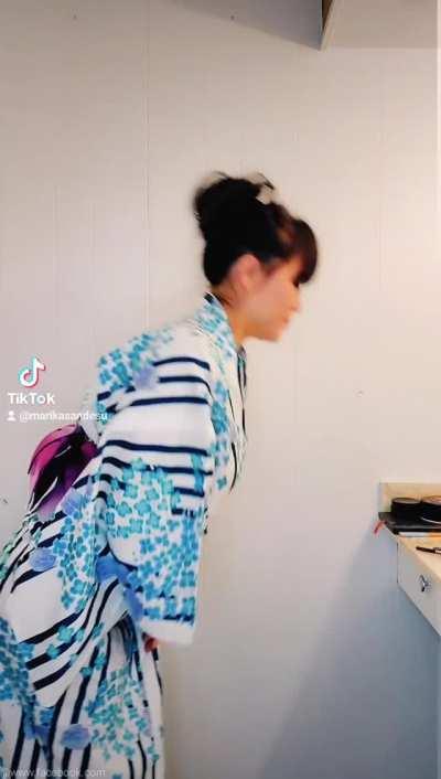 Japanese Bowing Etiquette