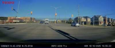 Help me identify this red light runner on Dymont and Tremaine, MILTON ON CANADA