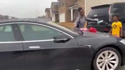 Mom surprises daughter with a Tesla for her 16th birthday.. and this is how she reacts