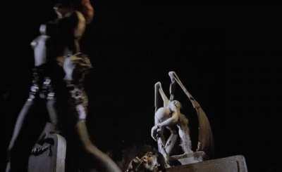 Linnea Quigley --- The Return of the Living Dead (1985)
