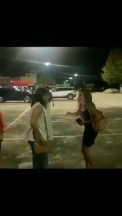Crazy racist woman pulls a gun on Indians in Plano TX