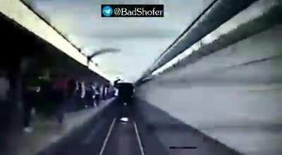 Moscow, st. m. Borovitskaya, alive, heel fracture