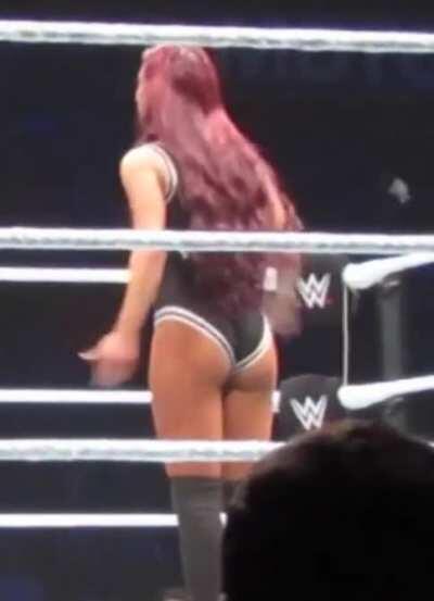 Carmella jiggle