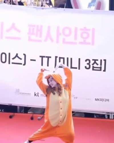 Dahyun being dahyun