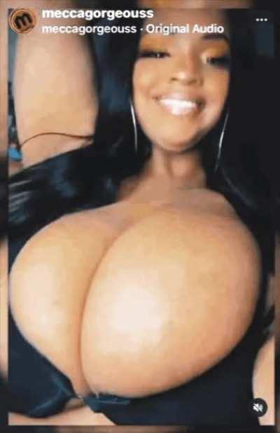 There’s “gorgeous” and then there’s “MeccaGorgeouss”…