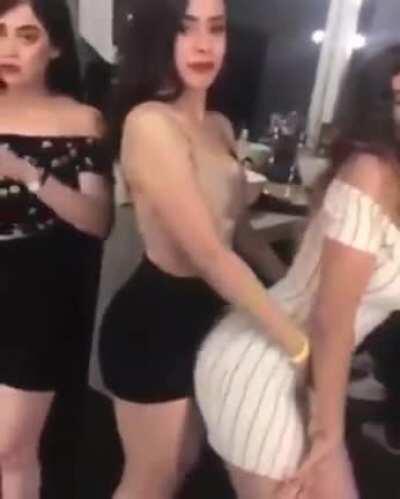 Alexa Pruneda y Gabriela Robles