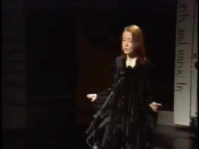 Suzanne Vega - Tom's Diner (Live Acappella) (BBC TV 1994)