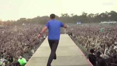 Kad imaš 100 afera iza sebe, a i dalje vodiš na anketama.