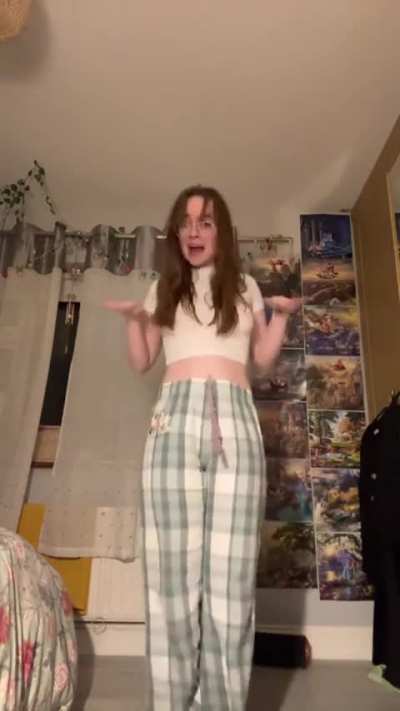 She just loves making those titties bounce 