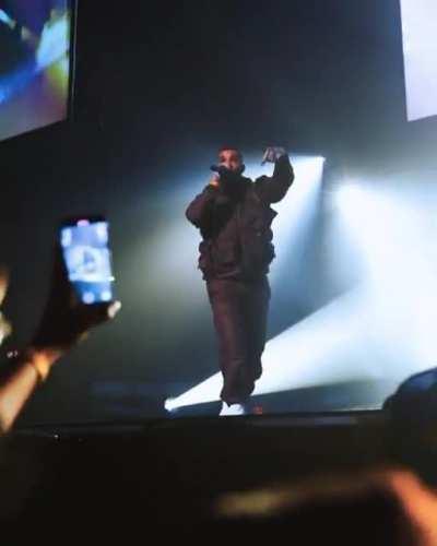 I heard Papi OUTSIDE🗣🔥 The first version was better because the flies weren't there😂 IG:vegv_ Knife Talk from font row - Miami, FL