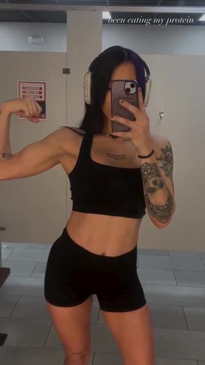 Cora Jade has been sexy 😍