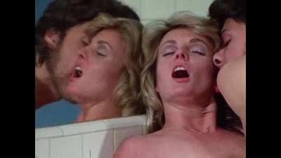 Rhonda Jo Petty trendsetting with a shaved pussy in 1978's Disco Lady