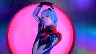 Rei 00 And Rei 09 Cosplay by tessa_crownster and Onlyjewelzblu 🤍🖤💙✨