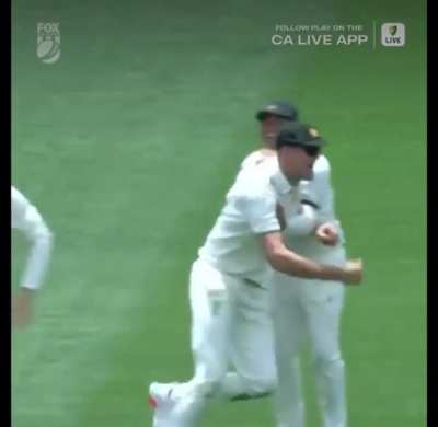 Kohli’s new year resolution of leaving 5th stump delivery lasted 2 days😭😭