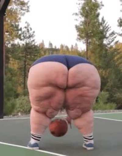 Wiggling in tight shorts