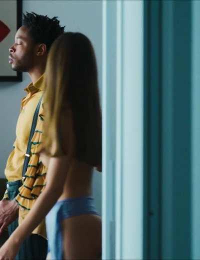 Isabel Harder Pargana showing her great tits (and ass) in Amazon german series Love Addicts (2022 - released yesterday!)