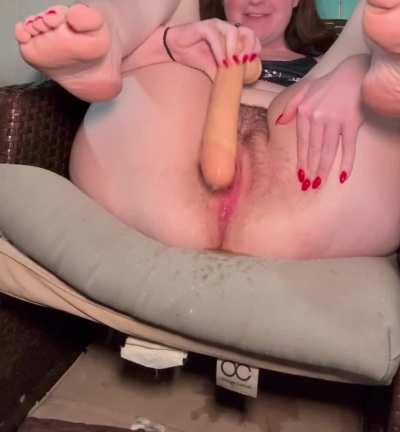 Fucking my pussy under the new moon to manifest a man that can make me squirt