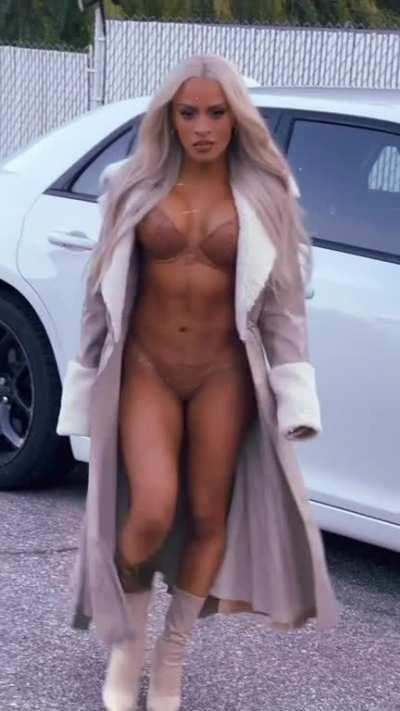 Zelina Vega 😍😈😈